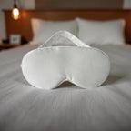 Lichtabschirmende Schlafmaske aus 100% Maulbeerseide für erholsamen Schlaf