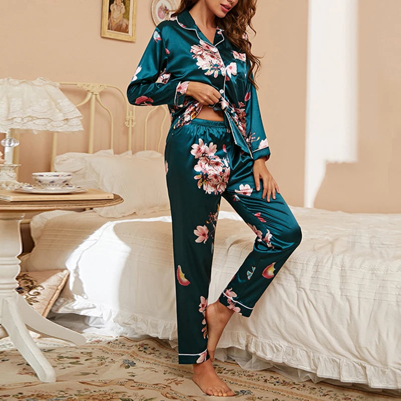 Schlafelite Langärmliger Satin-Pyjama mit floralem Design – Leichtigkeit trifft Eleganz